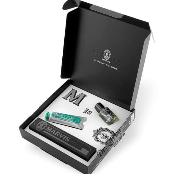 Набор для ухода за зубами дорожный MARVIS Strong Mint Toothpaste Travel Set